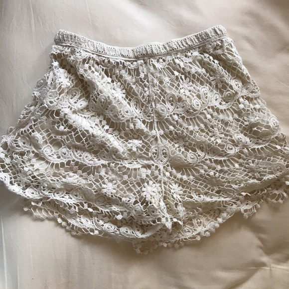 Crocheted shorts - Picture 4 of 4